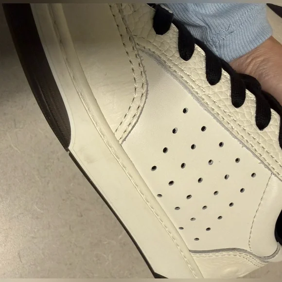 AUTH Preowned Womens Chanel White/Black Low Top Sneakers, size 38, Made in Italy - Picture 13 of 16